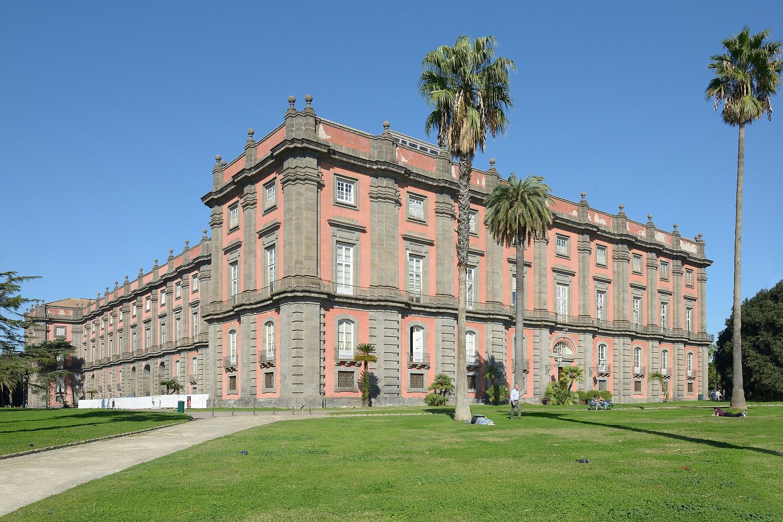 Museo di Capodimonte facciata sud-ovest a Napoli (Campania, Italia)