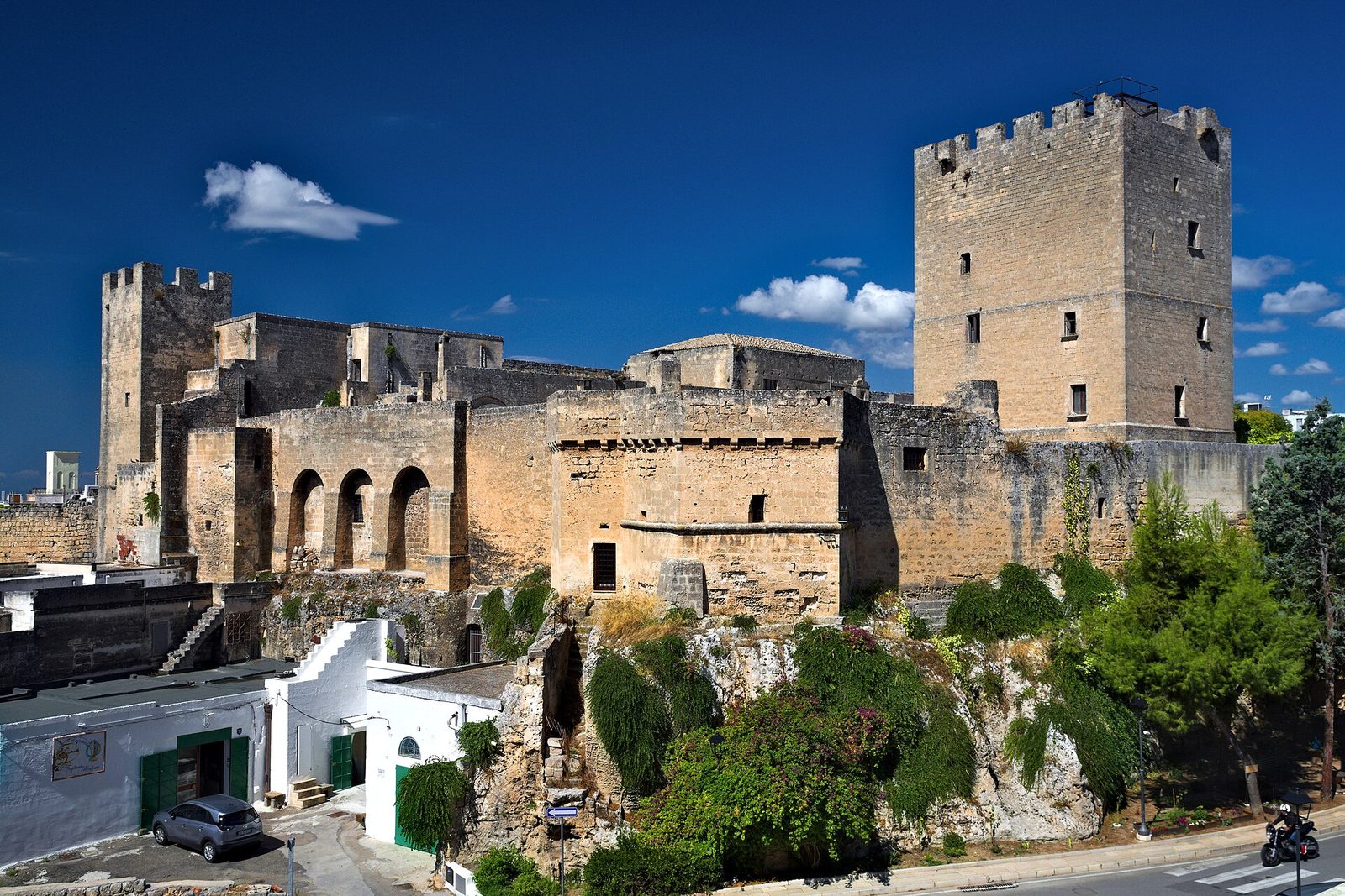 Castello Episcopio, Grottaglie (Puglia, Włochy)