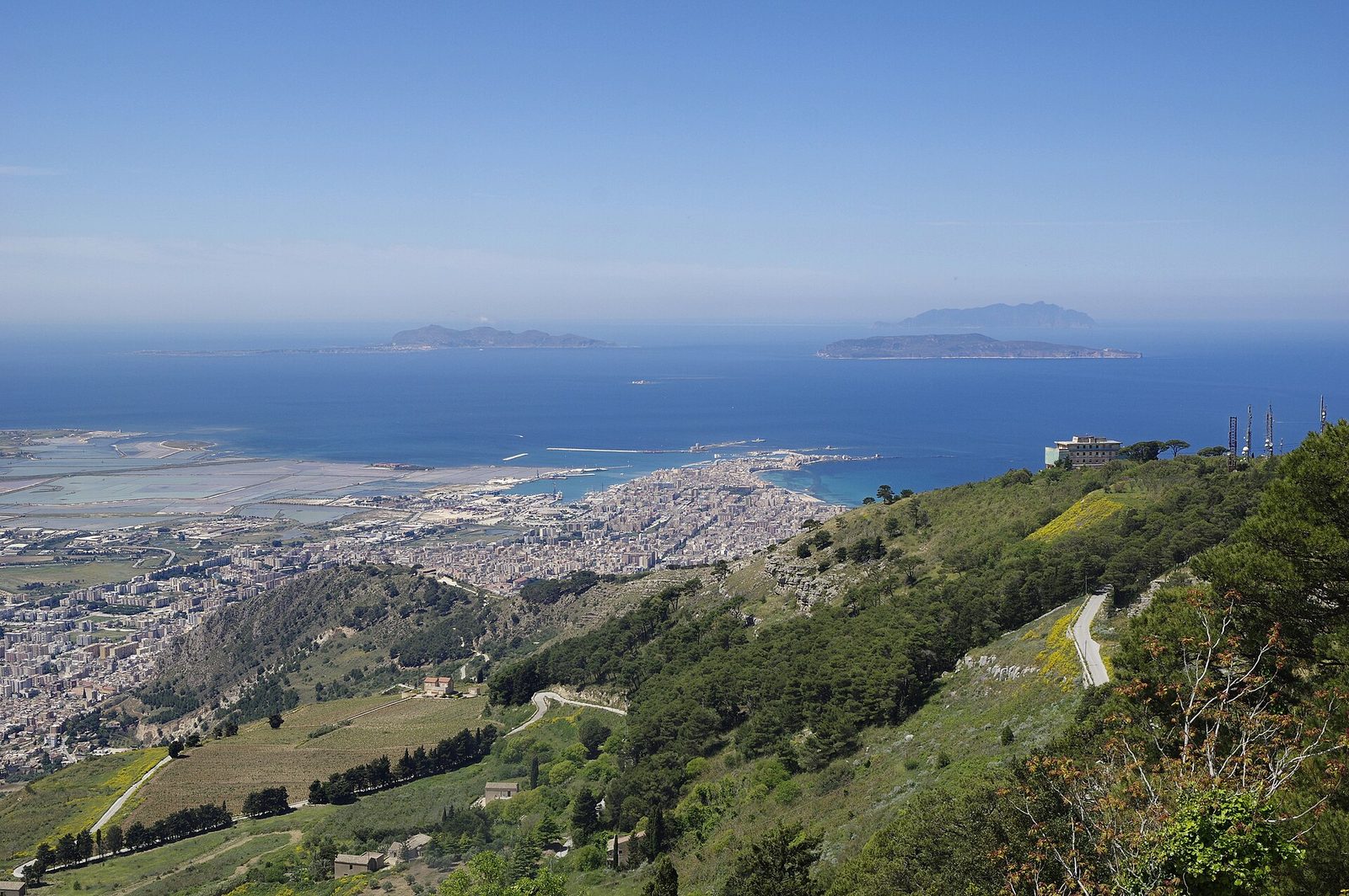 Italy, Sicily, view from Erice to Trapani (Sicilia, Italia)
