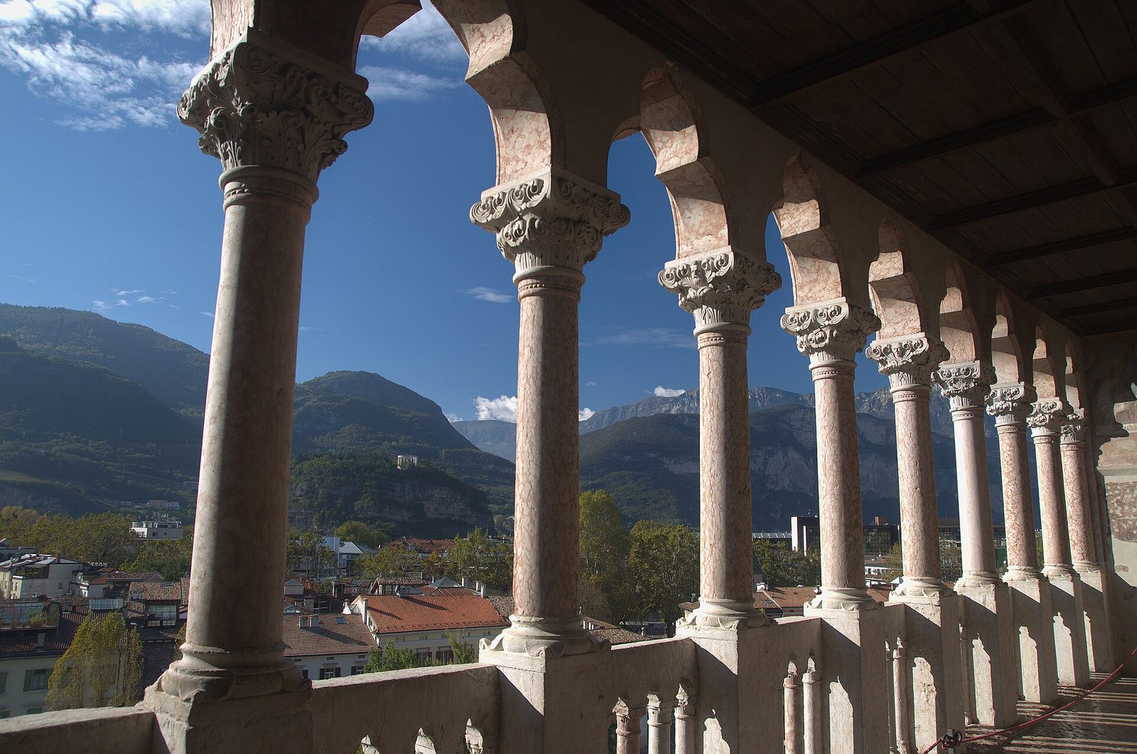 10 Trento-Castello Buonconsiglio-panorama Loggia veneziana gotica-Col Castion, Doss Trento, Mausoleo Cesare Battisti, Mont…