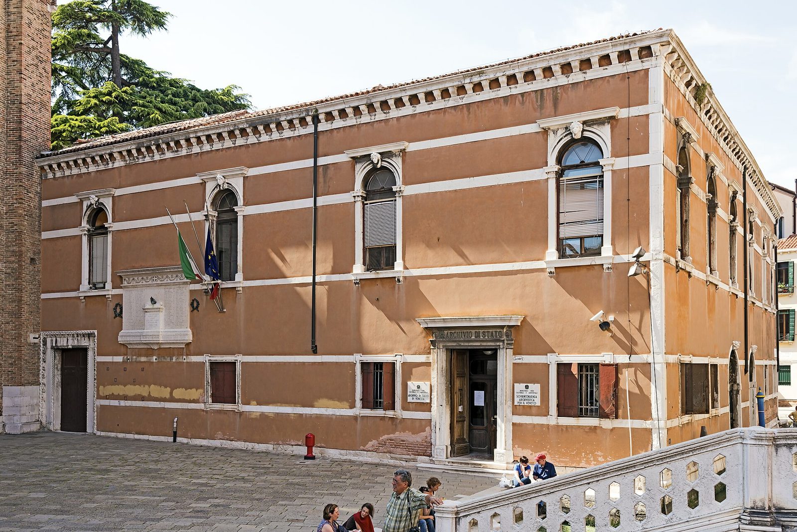 Ex convento dei Frari da Campo dei Frari , oggi accesso all'Archivio di Stato in Venezia (Veneto, Italia)