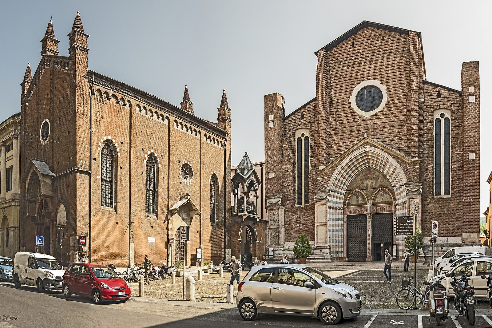 Piazza Sant'Anastasia - Basilica di Santa Anastasia - Chiesa di San Giorgetto, Verona (Veneto, Italia)