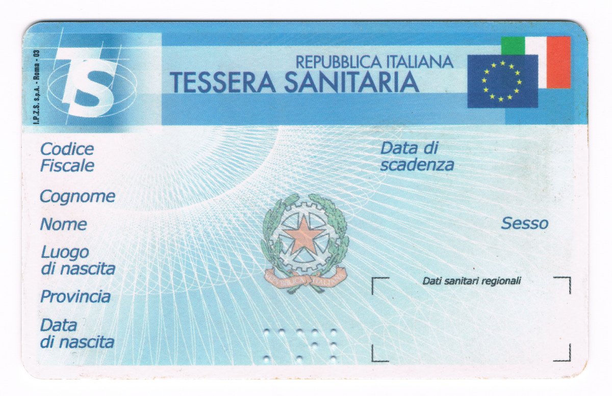 De voorkant van de Italiaanse zorgpas, met de velden nog leeg